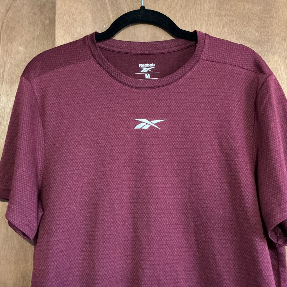 New Reebok Men's Maroon Athletic Shirt